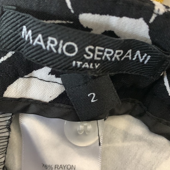 Mario Serrani women's size 2 floral modest shorts shorts - Picture 3 of 4